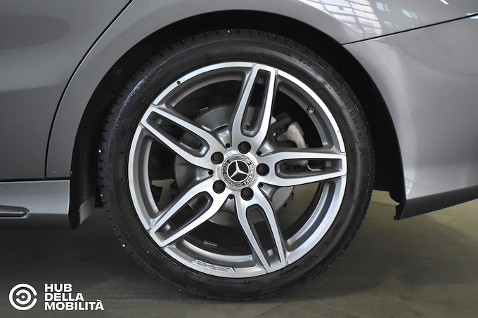 MERCEDES-BENZ CLA 180 d Automatic Premium